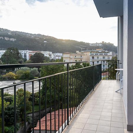 Patriziella 4 Rooms Сорренто Экстерьер фото