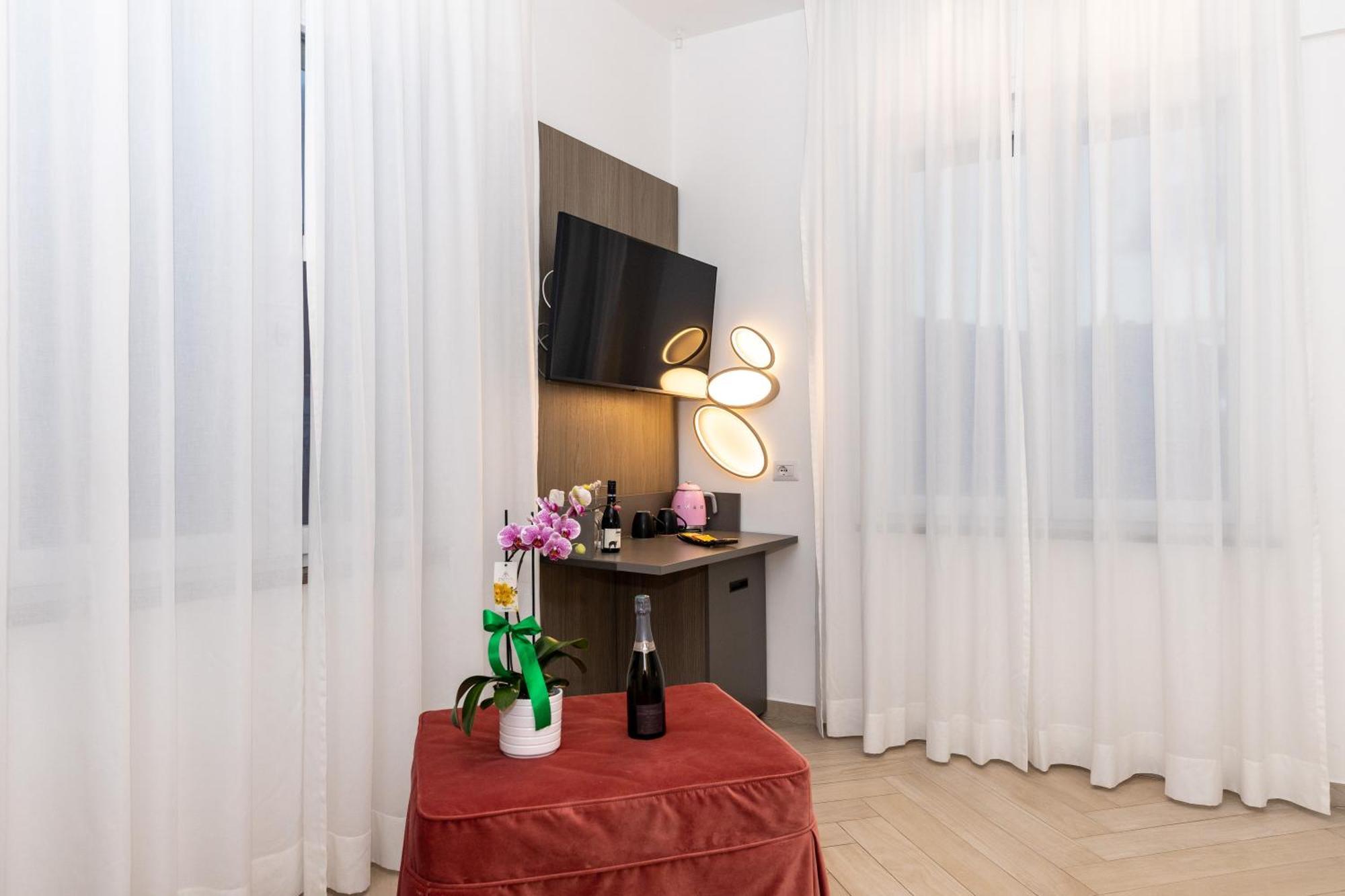 Patriziella 4 Rooms Сорренто Экстерьер фото