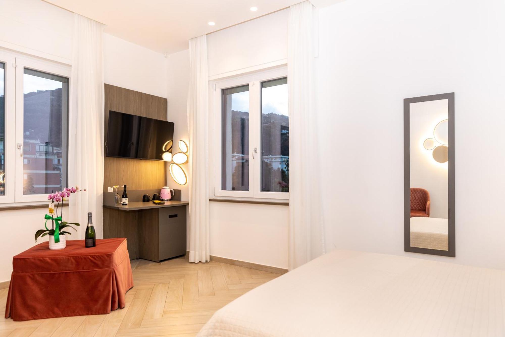 Patriziella 4 Rooms Сорренто Экстерьер фото